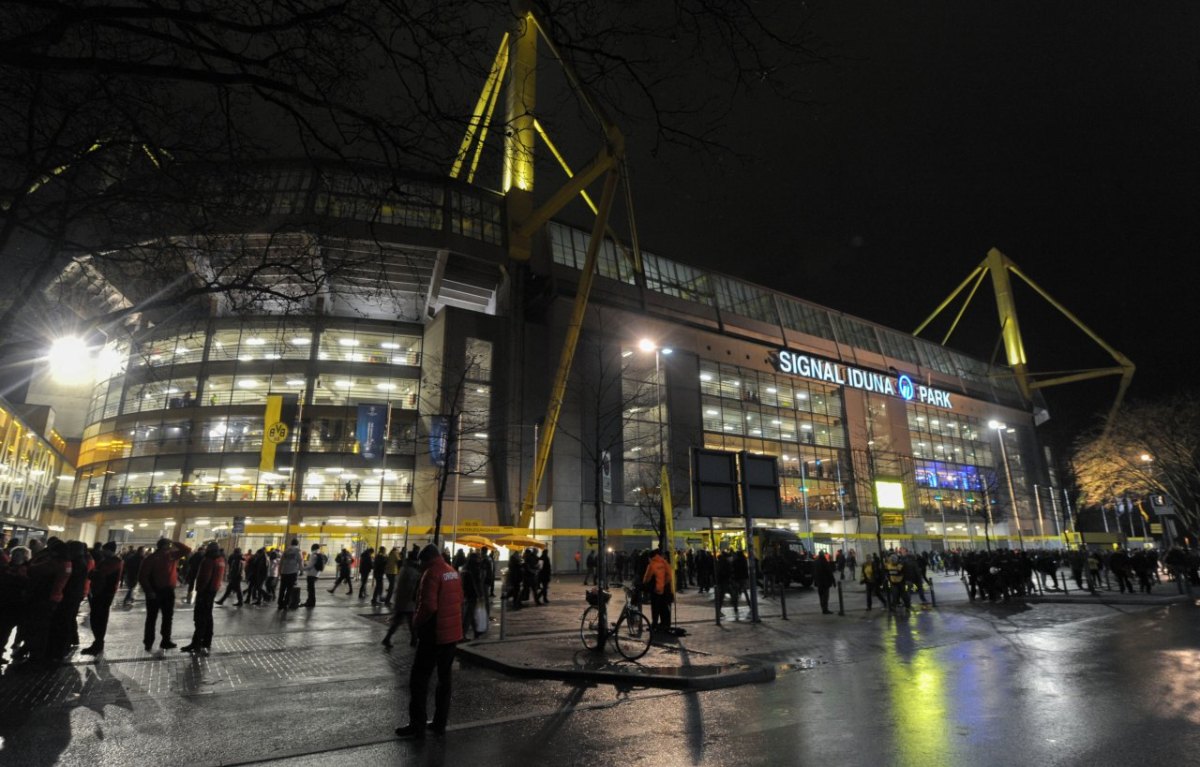 bvb-signal-iduna-park-westfalenstadion-nacht.jpg