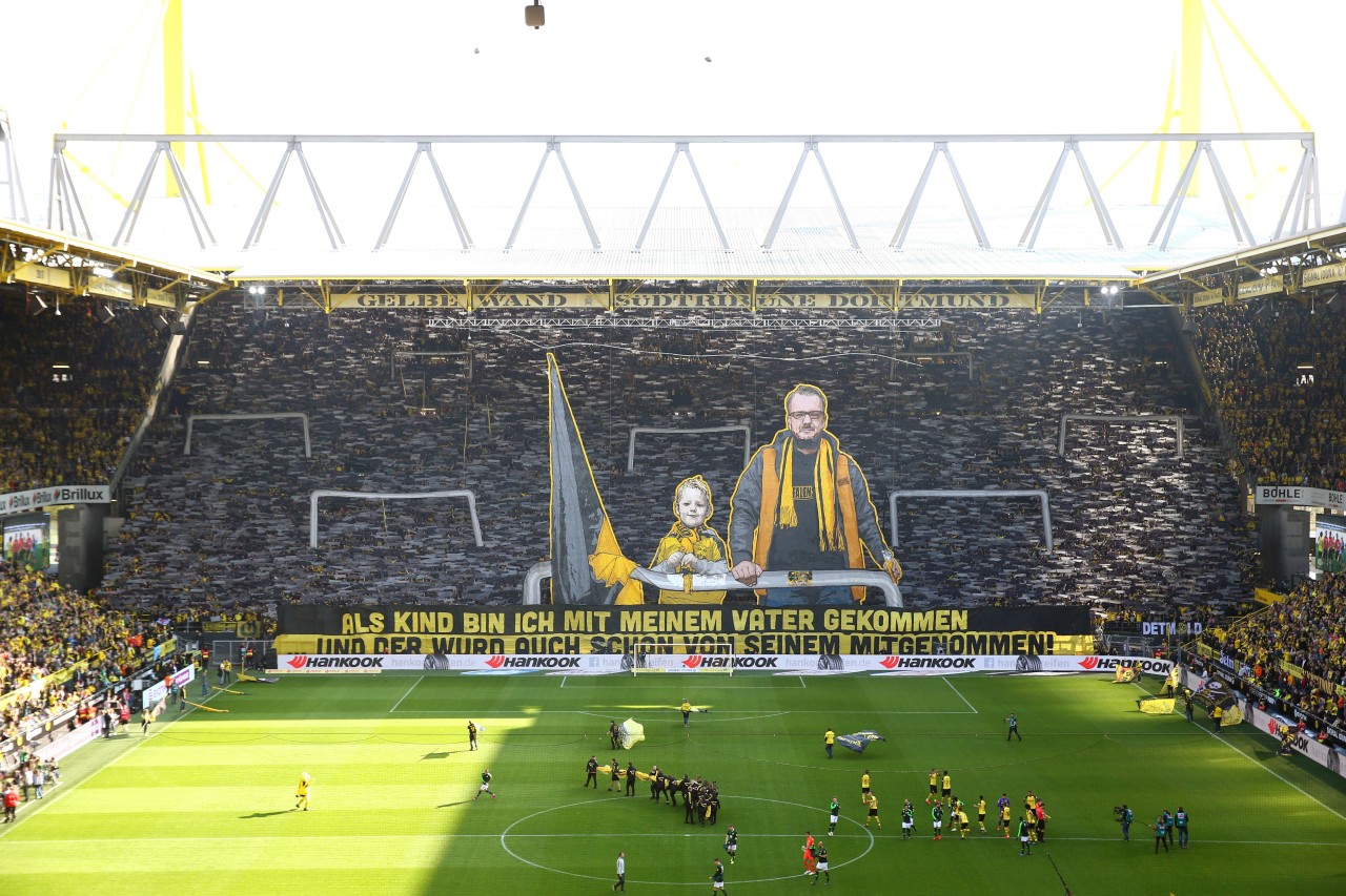 Beim vergangenen Heimspiel gegen Wolfsburg gab's eine riesige Choreo auf der Südtribüne.