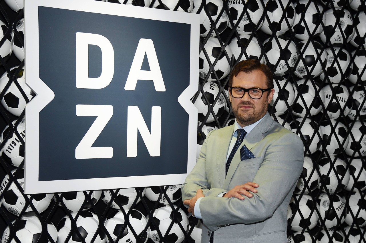 DAZN-Ceo James Rushton teilt gegen Sky aus.