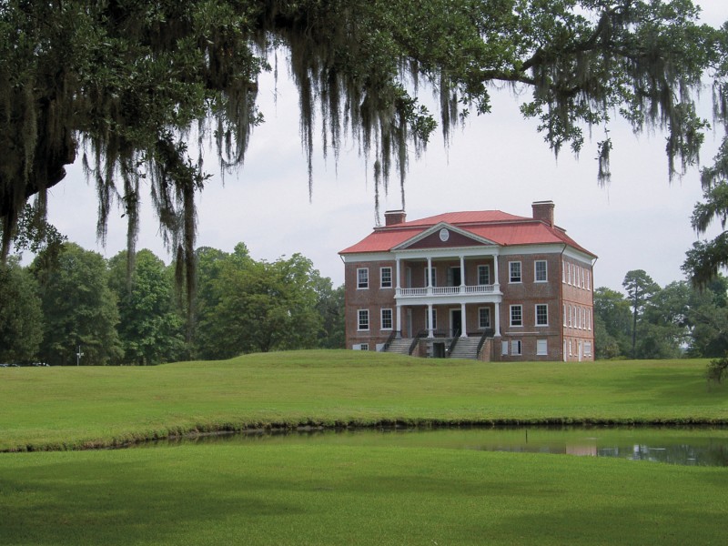 Überstand den Bürgerkrieg: Drayton Hall ist das älteste Herrenhaus in der Gegend nördlich von Charleston.