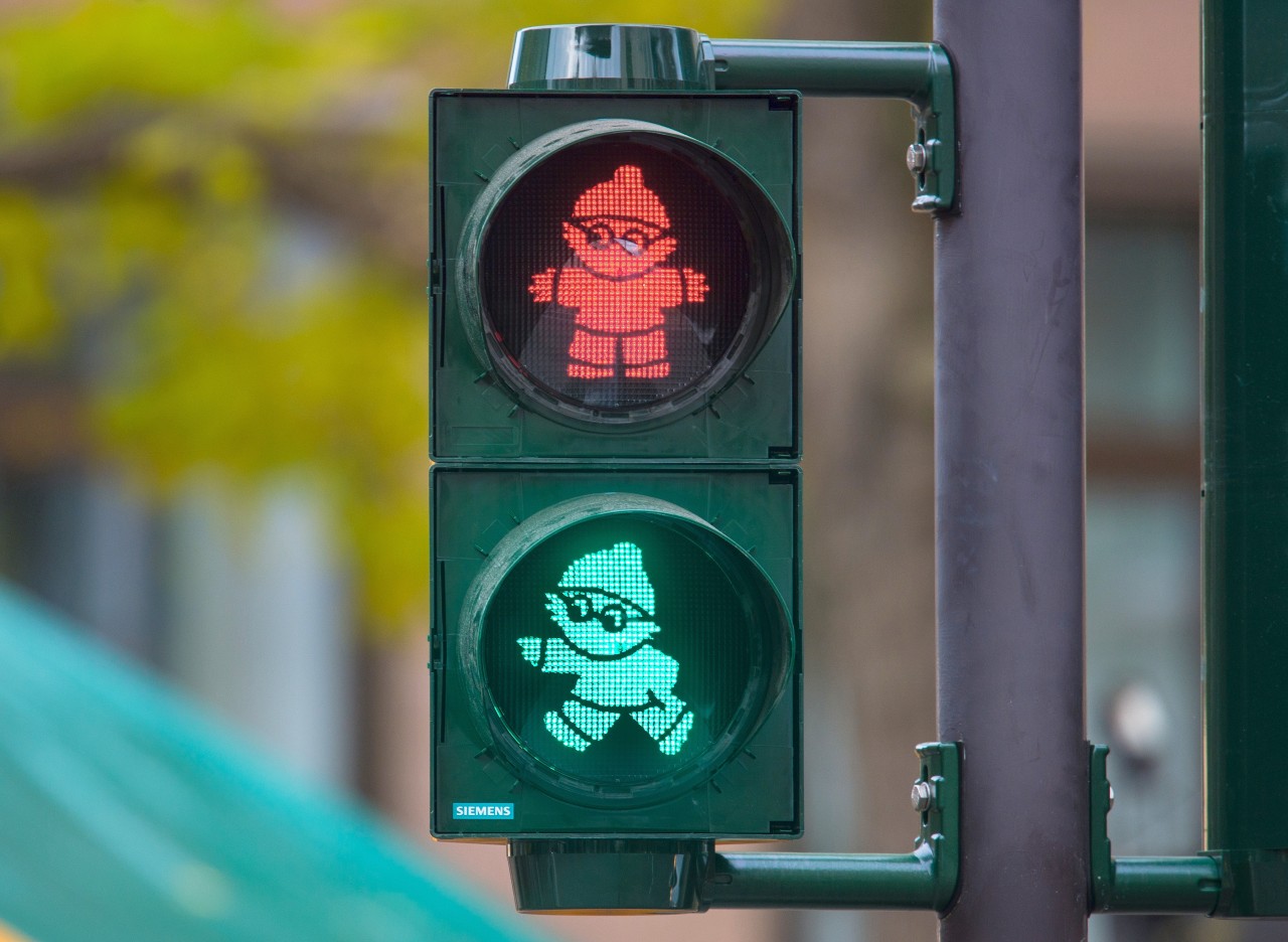 Die bundesweit erste Mainzelmännchen-Ampel ist in Mainz in Betrieb.