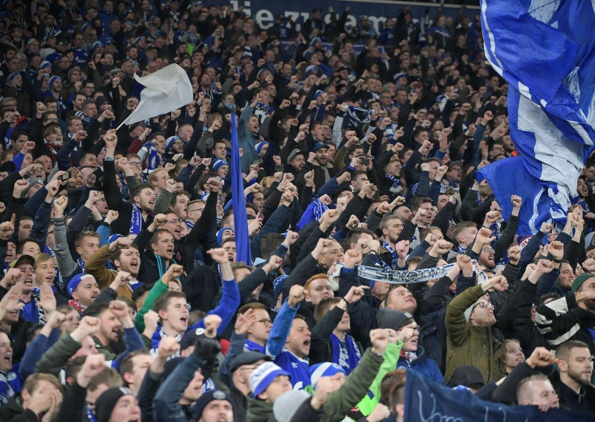 fc-schalke-04-fans.jpg