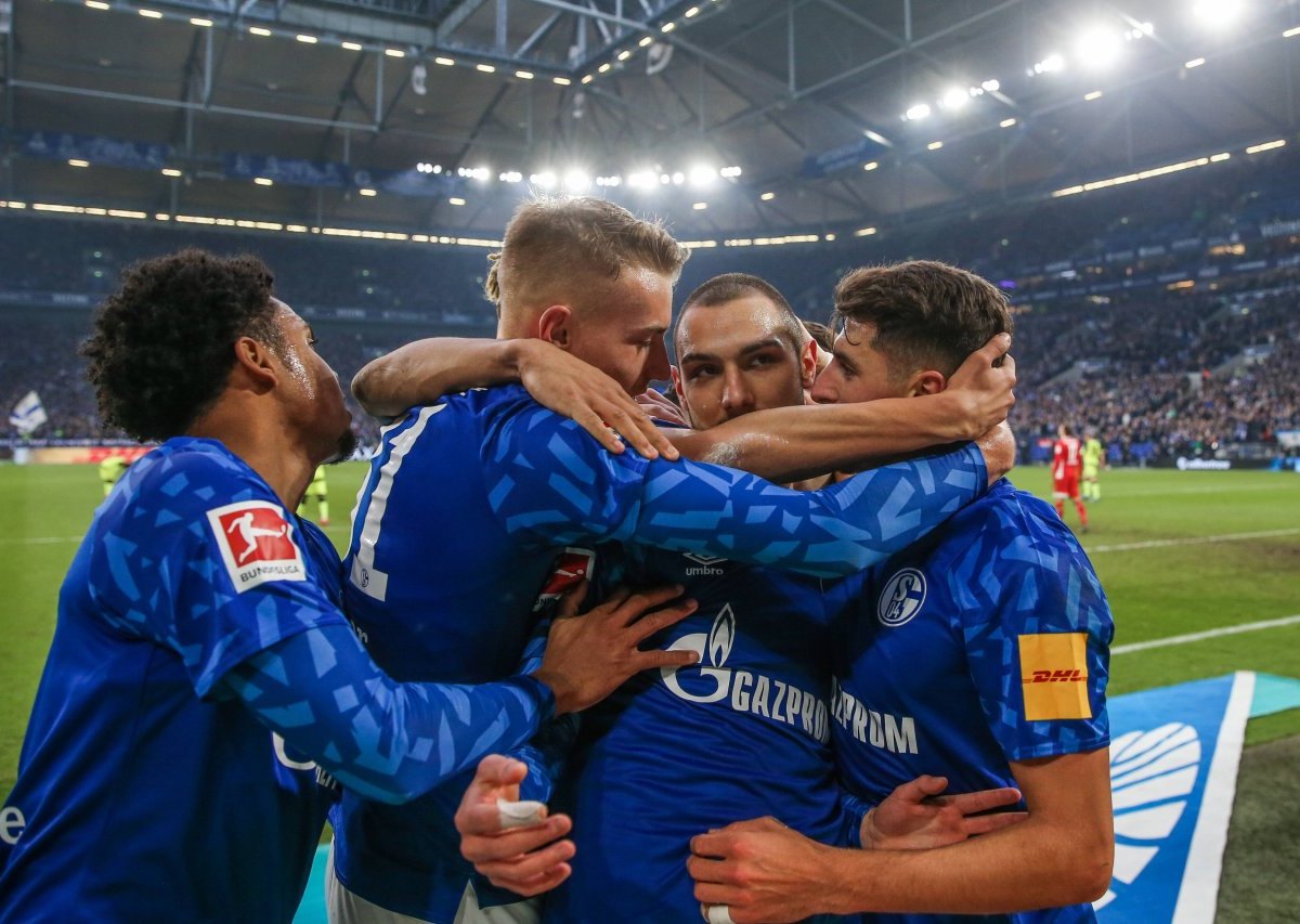 fc-schalke-04-mckennie-becker-kutucu-jubel