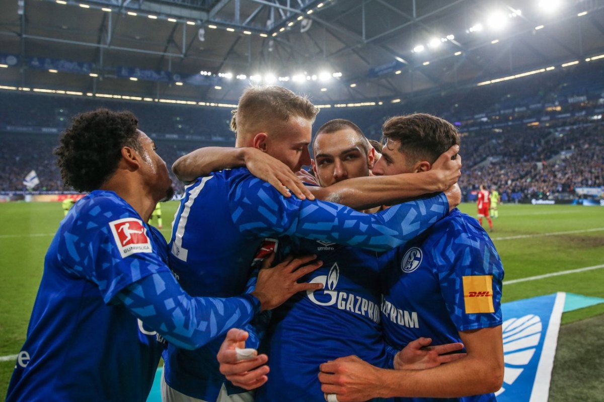 fc-schalke-04-mckennie-becker-kutucu-jubel