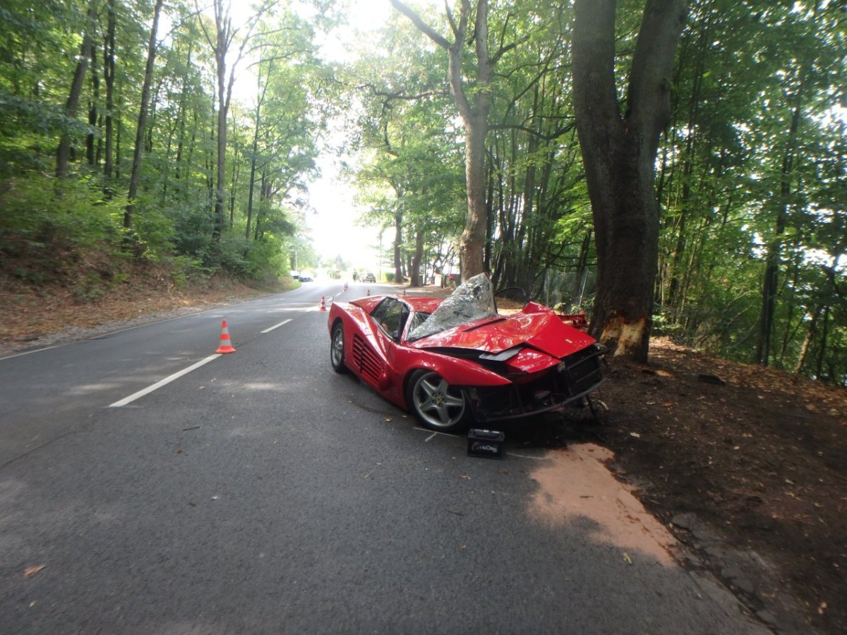 ferrari-wuppertal-unfall.jpg