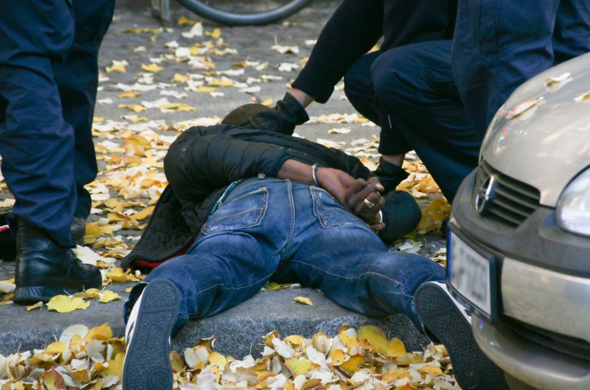 festnahme-polizei-symbolfoto.jpg