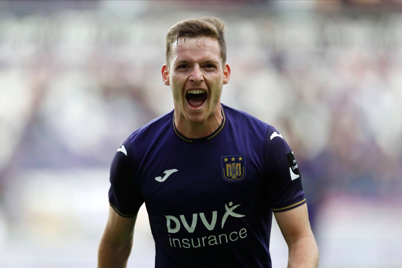 Sergio Gomez blüht beim RSC Anderlecht als Linksverteidiger auf.