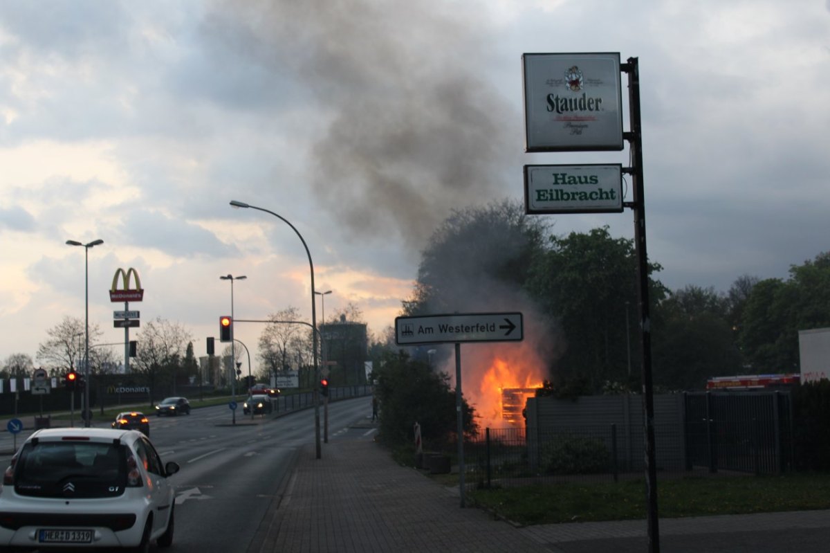 herne-schuppen-feuer.JPG