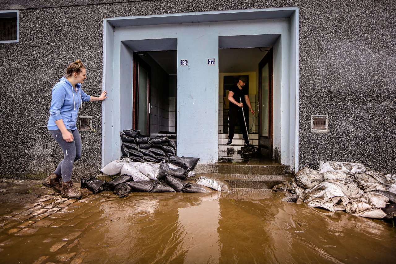 Hochwasser In NRW: Haus Unter Wasser? DAS Solltest Du Jetzt Tun ...