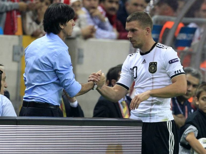 Fest dabei: Trotz durchschnittlicher Leistung in jüngster Vergangenheit hielt Bundestrainer Löw immer an Lukas Podolski fest. Doch der Kredit des Kölners scheint langsam aufgebraucht. Der Leverkusener Andre Schürrle scheint ihm über links den Rang abzulaufen. Bei der EM trotzdem sicher dabei.