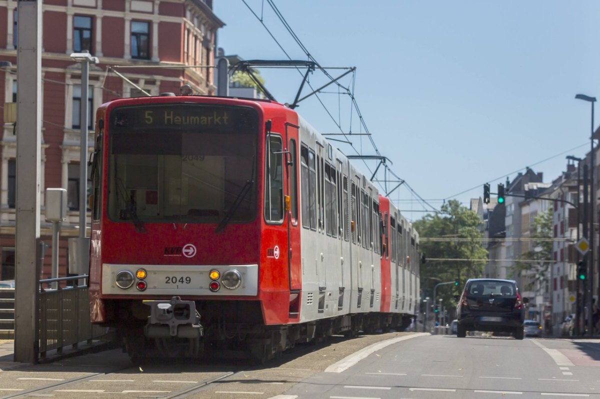 köln-strassenbahn-ueberfahren.jpg