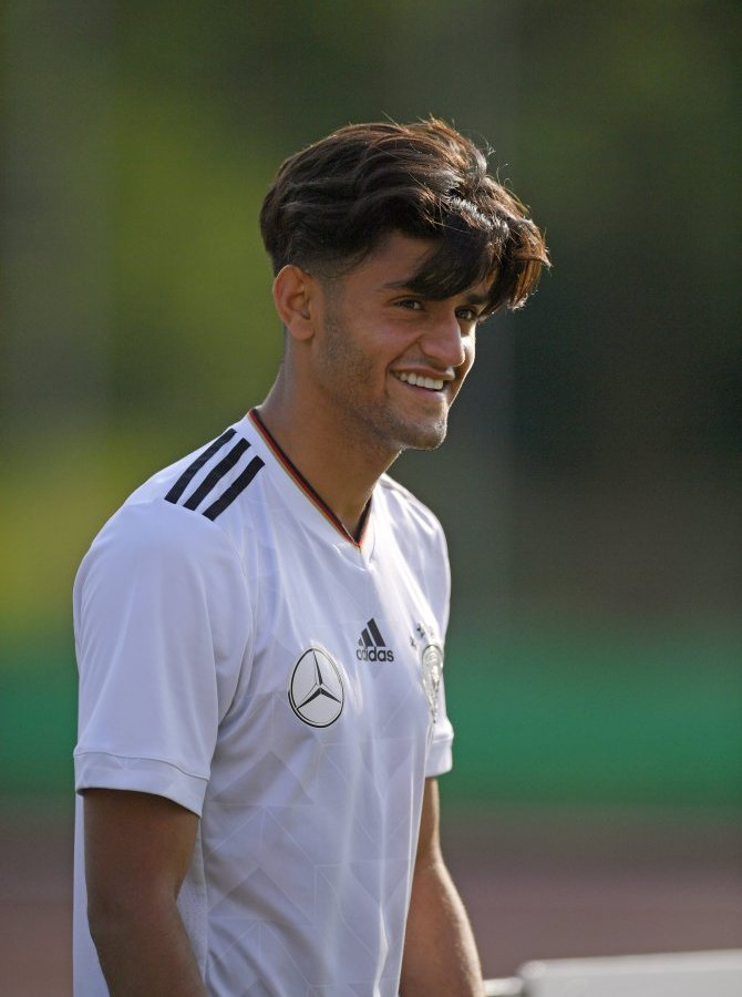 mahmoud-dahoud-gladbach-bvb-dfb.jpg