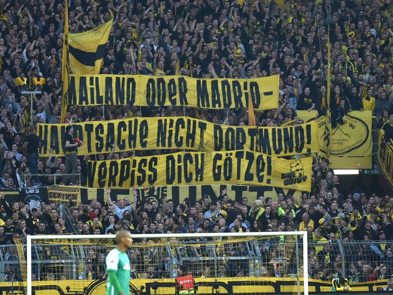 Der verlorene Sohn ist zurück? Selten wurde ein Spieler von den BVB-Fans so angefeindet wie der angebliche Verräter Mario Götze. Weil es für den Abtrünnigen in München so gar nicht lief, holte Dortmund ihn zurück. Verziehen wurde ihm sein Bayern-Wechsel in Dortmund bis heute längst nicht von allen.