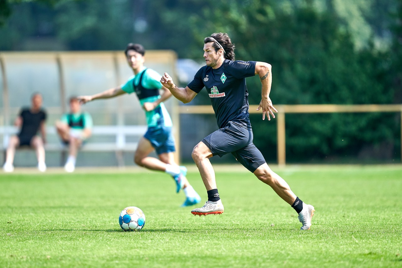 Wie einst bei Borussia Dortmund: Nelson Valdez ist auch mit 38 Jahren durchtrainiert.