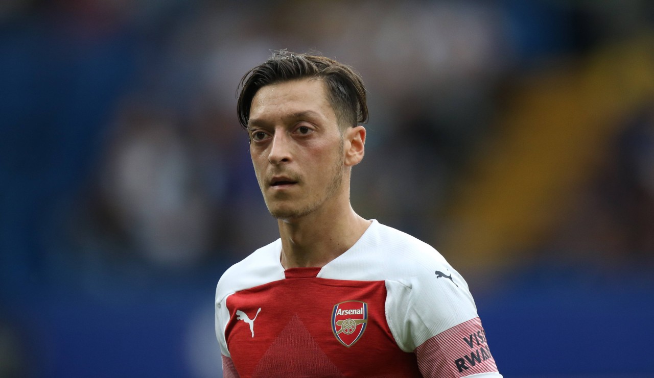 Mesut Özil darf sich eine Menge Kritik gefallen lassen.