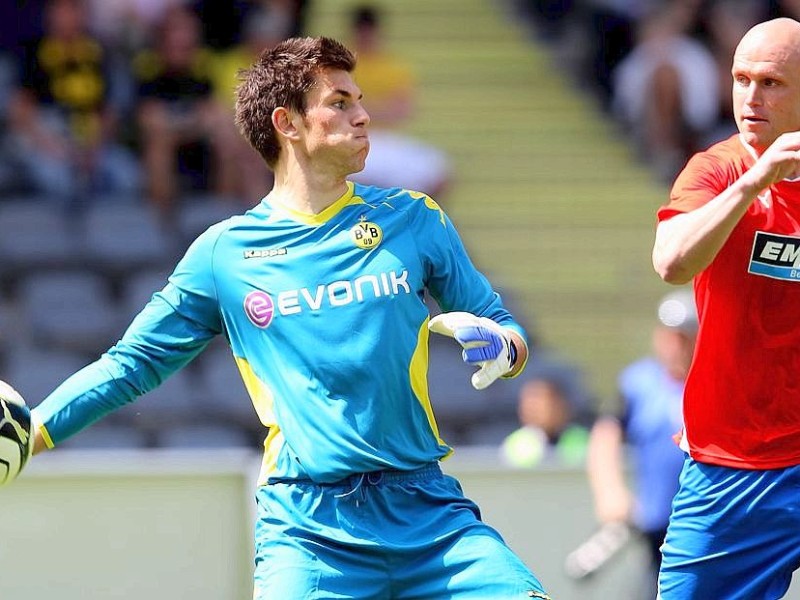 Nach dem 5:3-Sieg beim Wuppertaler SV jubelte die 2. Mannschaft von Borussia Dortmund über die Rückkehr in die dritte Liga.