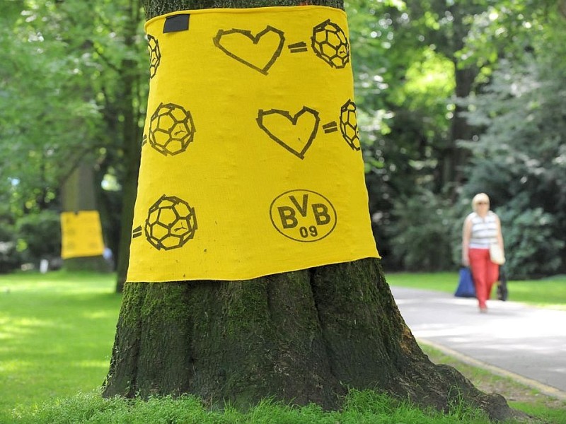 Überall im Stadtgebiet weisen gelbe Werbebanner auf den neuen Ausrüster Puma  für den BvB hin. Am 4. Juli wird das neue Trikot präsentiert.