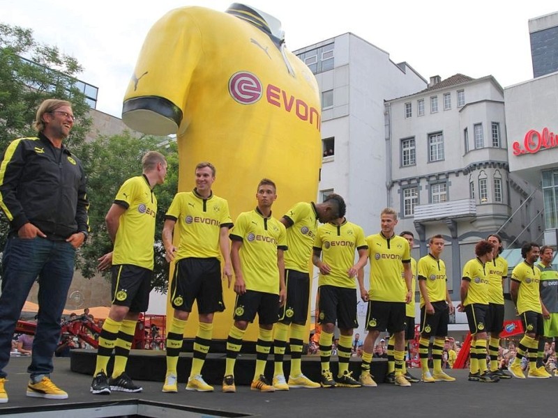 Weitere Fotos von der Trikot-Präsentation des BVB