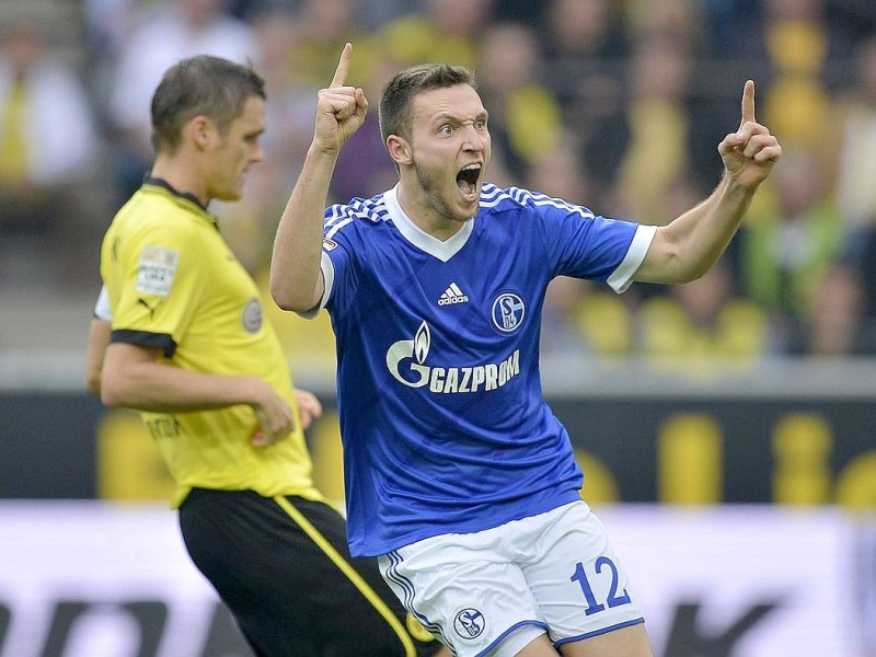 Der FC Schalke 04 hat das Revierderby gegen Borussia Dortmund mit 2:1 (1:0) gewonnen.