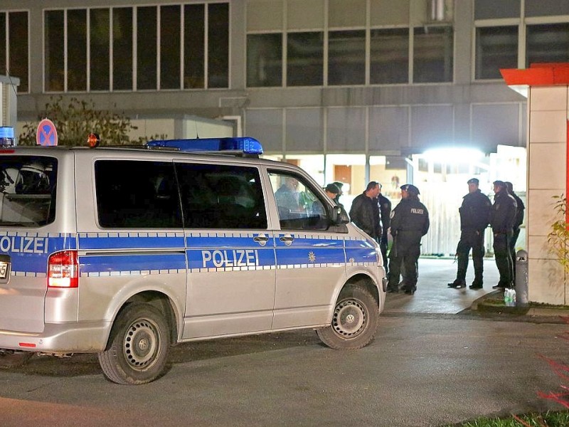 Nach der Schießerei mit einem Toten und mehreren Verletzten auf dem Gelände der Firma 3M in Hilden ermittelt eine Mordkommission.