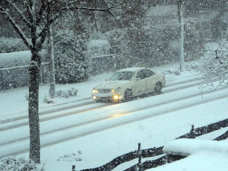 In Kleve schneite es bereits am Freitagmorgen. Foto: Heinz Holzbach