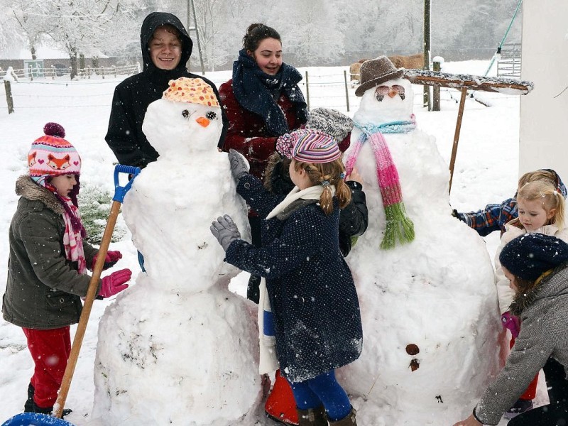 Am Freitagtag, den 07.12.2012 in Kleve schneite es gewaltig.Foto: Heinz Holzbach WAZ FotoPool