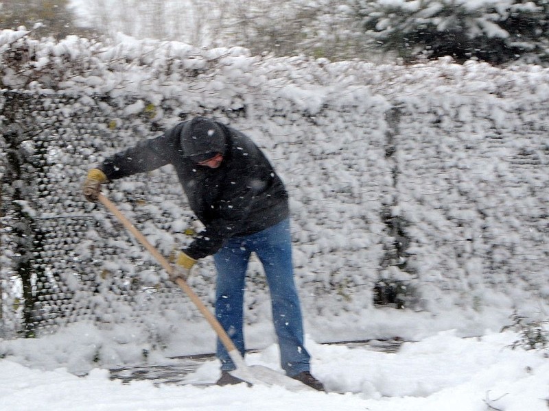 Am Freitagtag, den 07.12.2012 in Kleve schneite es gewaltig.Foto: Heinz Holzbach WAZ FotoPool