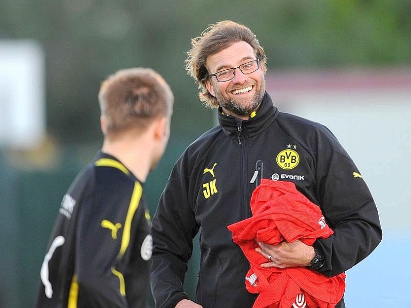 Bei 20 Grad und strahlendem Sonnenschein bereiten sich 26 BVB-Spieler und der komplette Trainerstab des BVB auf die Rückrunde der Fußball-Bundesliga vor.