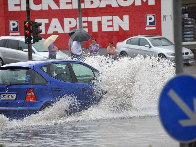 Kreuzung Buschhausener und KatharinenstraßeFoto: Gerd Wallhorn / WAZ FotoPool