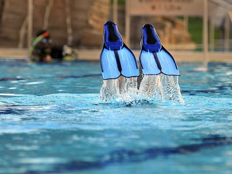 Schnuppertauchen für Kids bei den Tauchsportfreunden Herdecke im Freibad an der Hengsteyseestraße.Foto: Jürgen Theobald