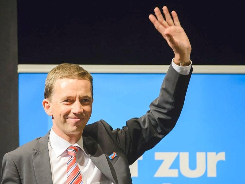 AfD-Spitzenkandidat Bernd Lucke wertete das Ergebnis seiner Partei als Denkzettel für ...