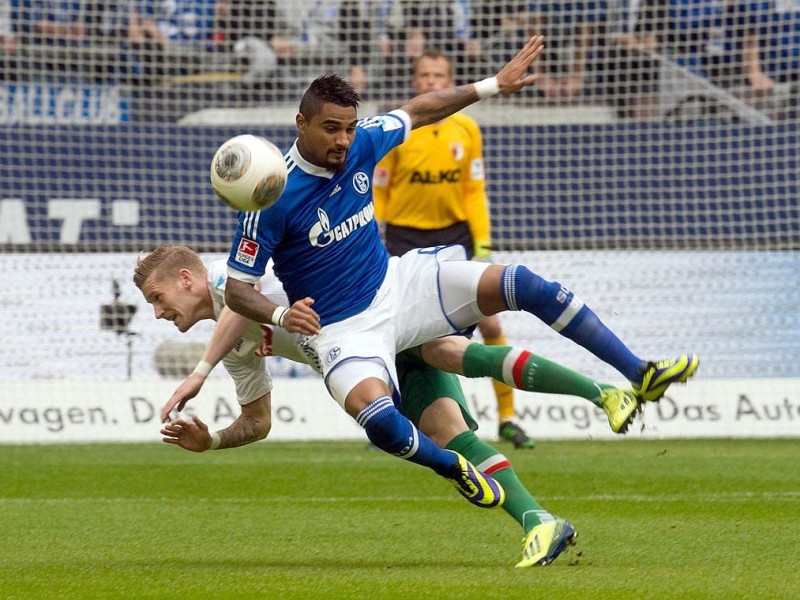 Schalke 04 ist in der Bundesliga ein wichtiger Sieg gelungen. Die Königsblauen wahren mit dem 4:1 gegen Augsburg den Anschluss an das obere Tabellenviertel.