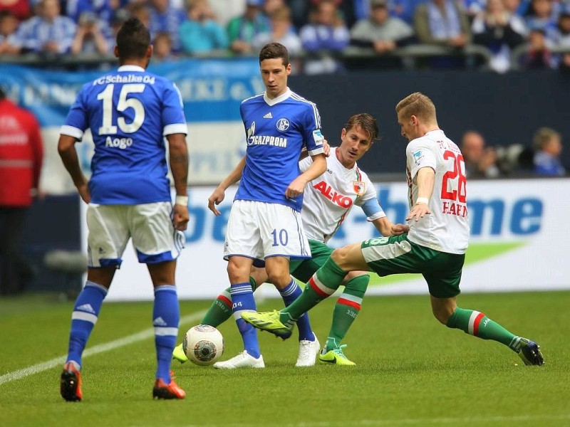 Schalke 04 ist in der Bundesliga ein wichtiger Sieg gelungen. Die Königsblauen wahren mit dem 4:1 gegen Augsburg den Anschluss an das obere Tabellenviertel.