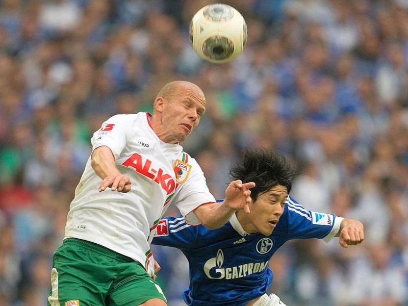 Schalke 04 ist in der Bundesliga ein wichtiger Sieg gelungen. Die Königsblauen wahren mit dem 4:1 gegen Augsburg den Anschluss an das obere Tabellenviertel.