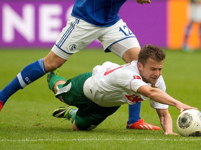 Schalke 04 ist in der Bundesliga ein wichtiger Sieg gelungen. Die Königsblauen wahren mit dem 4:1 gegen Augsburg den Anschluss an das obere Tabellenviertel.