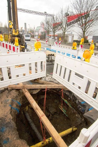 An der Straße An der Seilfahrt klaffte im März 2013 dieses Loch.