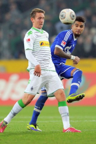 Borussia Mönchengladbach festigte seinen vierten Tabellenplatz und vergrößerte mit einem 2:1 (2:1) gegen den FC Schalke 04 seinen Vorsprung vor dem Verfolger auf sieben Punkte.