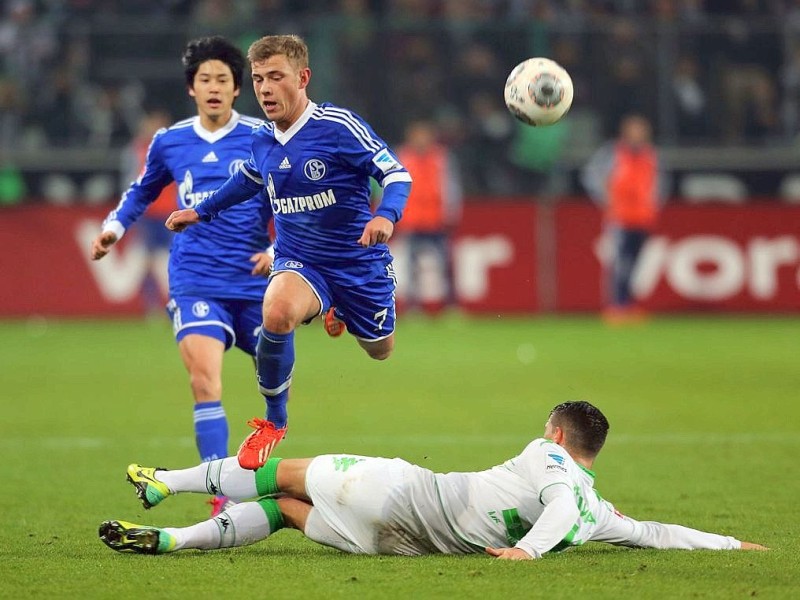 Borussia Mönchengladbach festigte seinen vierten Tabellenplatz und vergrößerte mit einem 2:1 (2:1) gegen den FC Schalke 04 seinen Vorsprung vor dem Verfolger auf sieben Punkte.