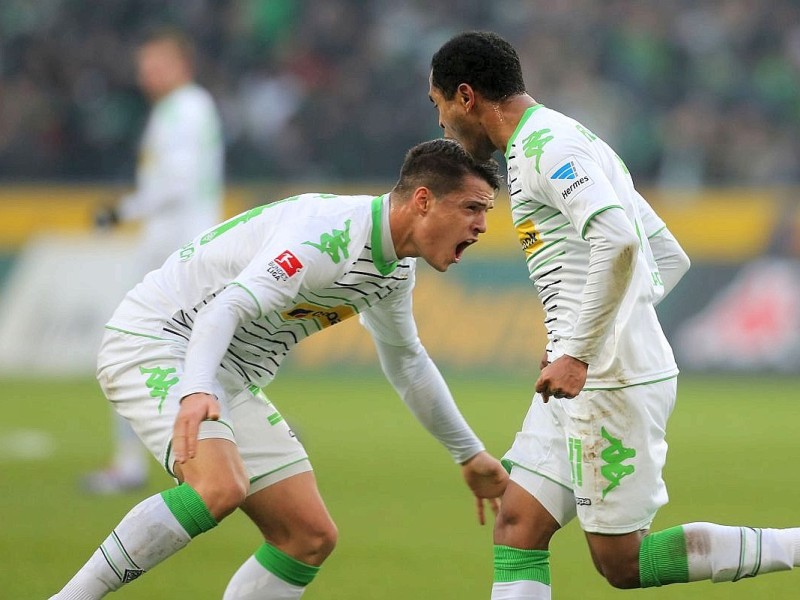 Borussia Mönchengladbach festigte seinen vierten Tabellenplatz und vergrößerte mit einem 2:1 (2:1) gegen den FC Schalke 04 seinen Vorsprung vor dem Verfolger auf sieben Punkte.