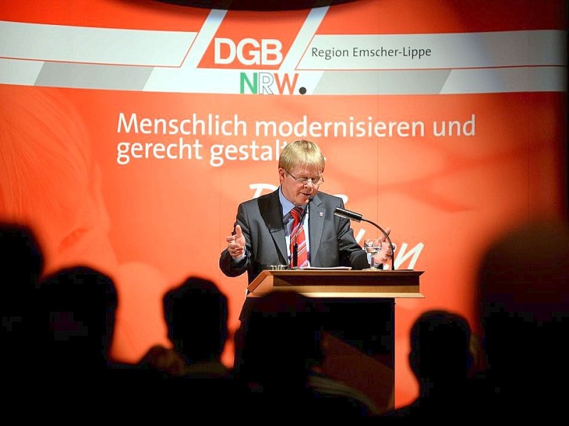 Der  DGB Emscher Lippe lud am Freitag, 03.01.2014 zum Neujahrsempfang in die Mathias-Jakobs-Stadthalle in Gladbeck an der Friedrichstraße ein. Gastredner Gastredner Reiner Hoffmann, Mitglied vom  DGB Bundesvorstand.Foto: Lutz von Staegmann WAZ-FotoPool