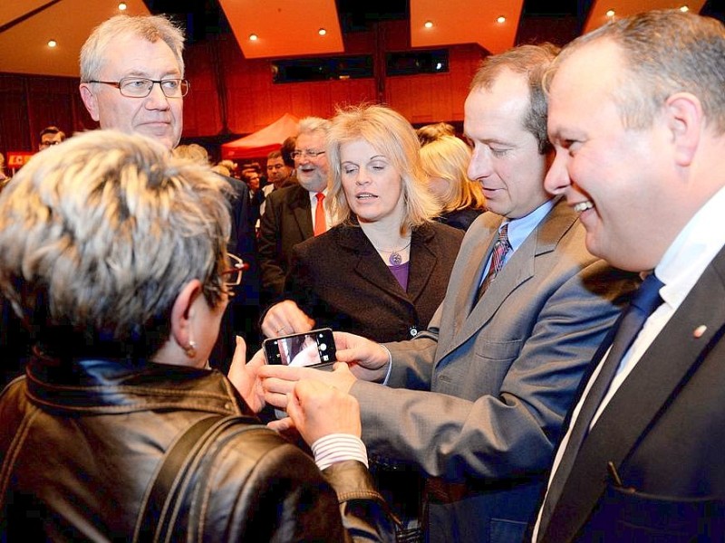 Der  DGB Emscher Lippe lud am Freitag, 03.01.2014 zum Neujahrsempfang in die Mathias-Jakobs-Stadthalle in Gladbeck an der Friedrichstraße ein. v.l. RP Prof. Dr. Reinhard Klenke, MdB Rita Stockhofe, MdB Oliver Wittke und MdL Josef Hovenjürgen.Foto: Lutz von Staegmann WAZ-FotoPool