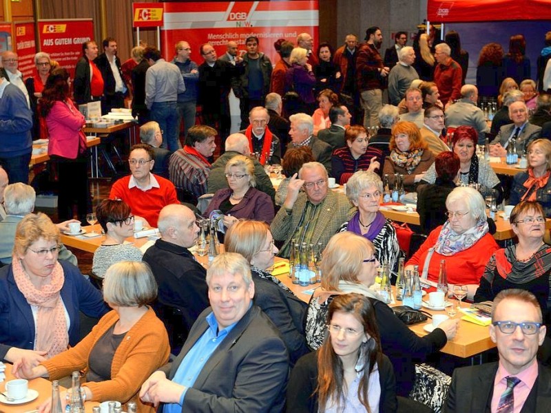 Der  DGB Emscher Lippe lud am Freitag, 03.01.2014 zum Neujahrsempfang in die Mathias-Jakobs-Stadthalle in Gladbeck an der Friedrichstraße ein. Foto: Lutz von Staegmann WAZ-FotoPool