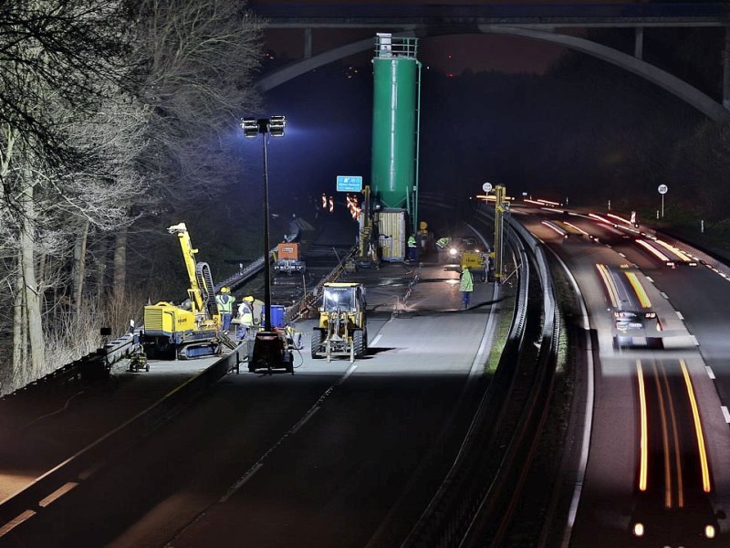 Am 23. Januar 2014 ließ Straßen NRW die Autobahn 43 zwischen Witten und Sprockhövel sperren: Bei Probebohrungen für eine Lärmschutzwand am Rehnocken (Kämpen) wurden Hohlräume in 4,60 Meter Tiefe unter der Autobahn gefunden. Auf den Ausweichstrecken staute sich der Verkehr. Am 1. Februar konnte der Landesbetrieb die Autobahnsperrung wieder aufheben.