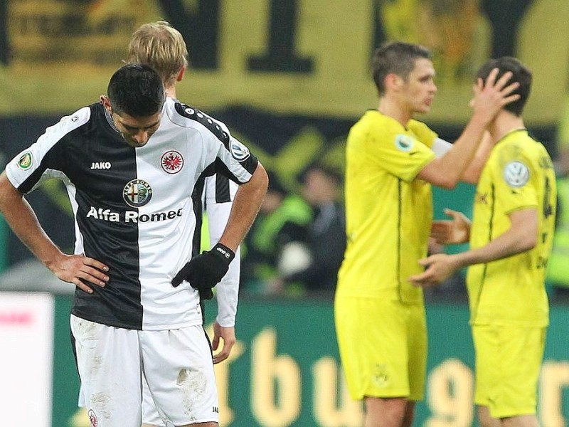 Frankfurt musste sich trotz guter Leistung in einem ausgeglichen Spiel zweier Fußball-Bundesligisten spät mit 0:1 (0:0) geschlagen geben