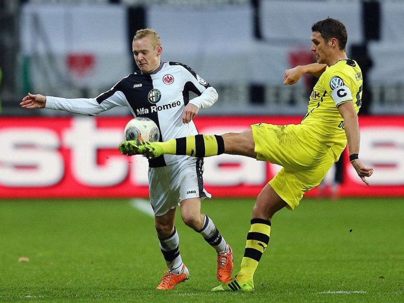 Frankfurt musste sich trotz guter Leistung in einem ausgeglichen Spiel zweier Fußball-Bundesligisten spät mit 0:1 (0:0) geschlagen geben