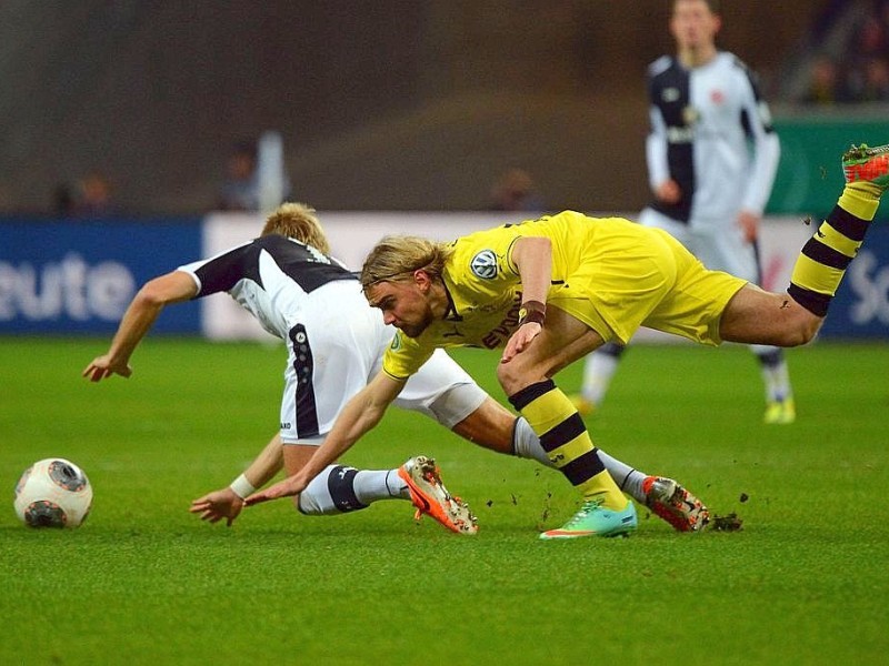 Frankfurt musste sich trotz guter Leistung in einem ausgeglichen Spiel zweier Fußball-Bundesligisten spät mit 0:1 (0:0) geschlagen geben