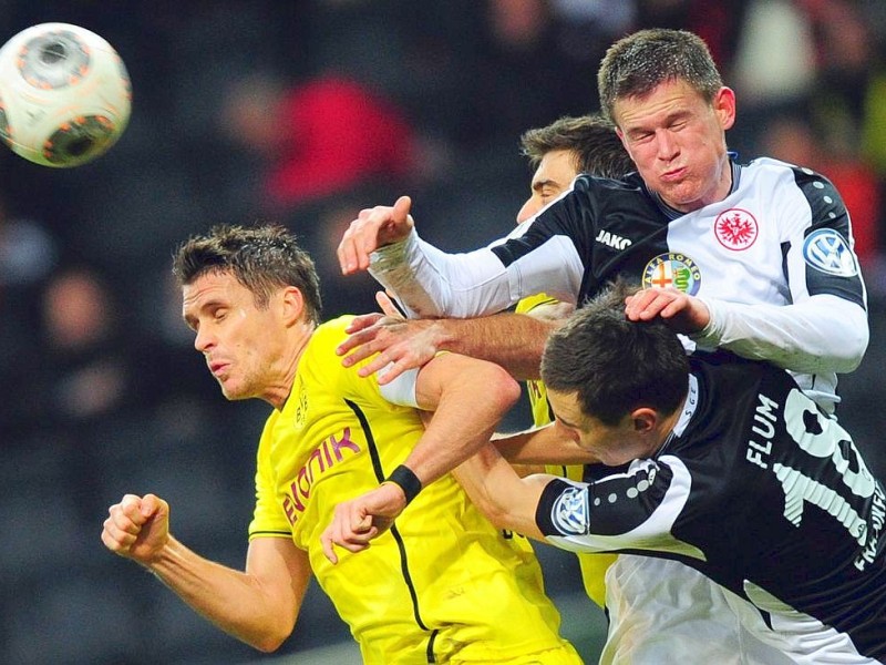 Frankfurt musste sich trotz guter Leistung in einem ausgeglichen Spiel zweier Fußball-Bundesligisten spät mit 0:1 (0:0) geschlagen geben