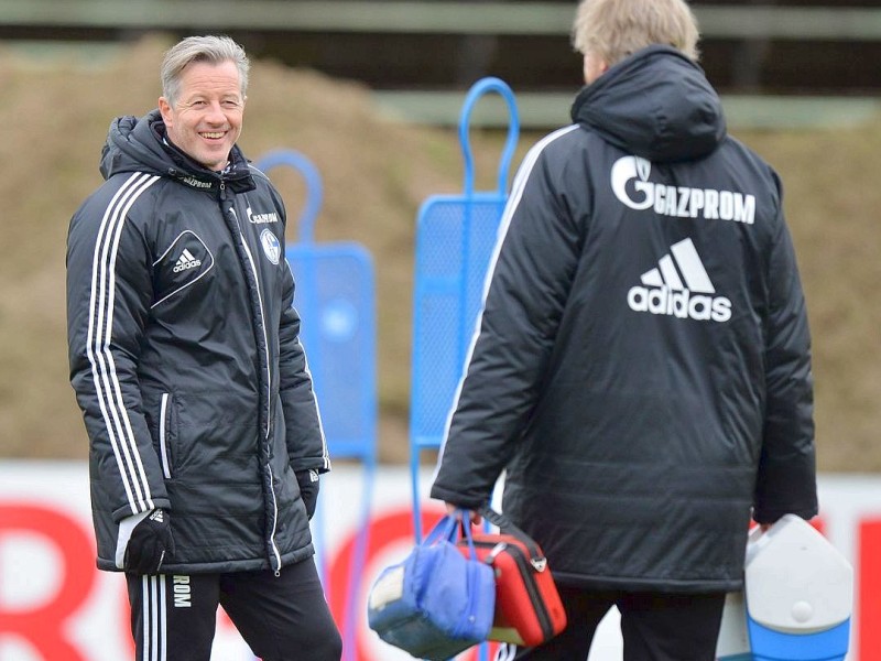 Training FC Schalke 04 am Donnerstag, 13.02.2014 in Gelsenkirchen.Im Bild Schalkes Trainer Jens KellerFoto: Joachim Kleine-Büning/WAZ FotoPool