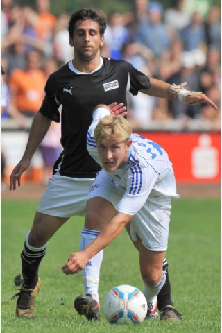 Mittelfeld: Lewis Holtby (10). Als U-21-Kapitän und Nationalspieler kehrt er aus Mainz nach Schalke zurück - und bekommt direkt die 10. Damit verbunden sind große Hoffnungen der ...