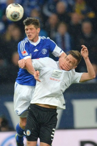 Durch Treffer von Goretzka, Huntelaar und Szalai haben die Schalker Eintracht Braunschweig mit 3:1 besiegt.